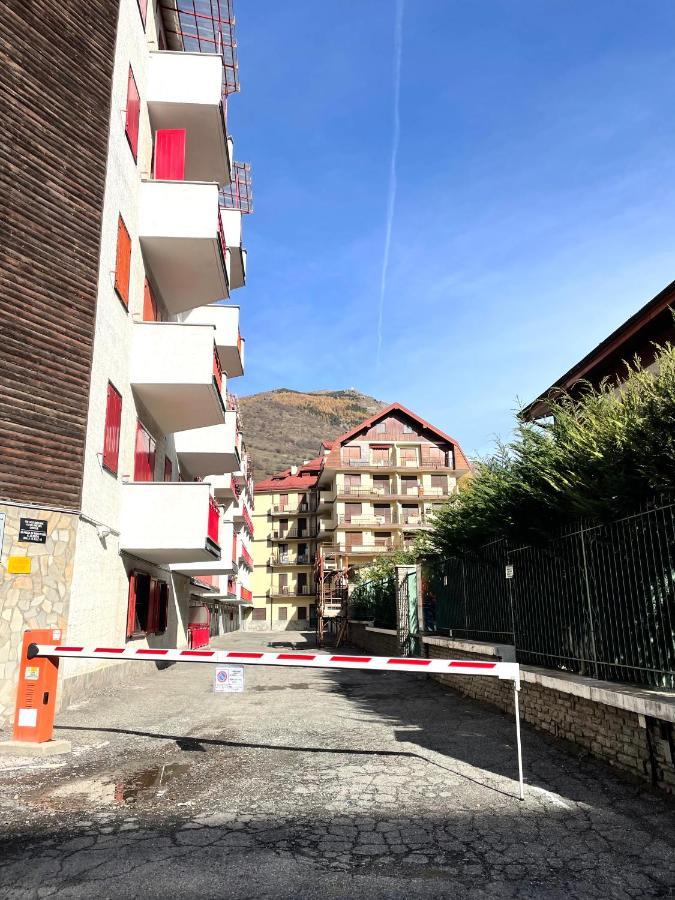 Gina'S Home - Appartamento Nel Cuore Di باردونيكيا المظهر الخارجي الصورة